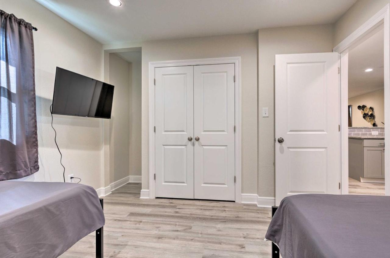 Spacious Gulfport Home With Yard 1 Mi To Beach エクステリア 写真