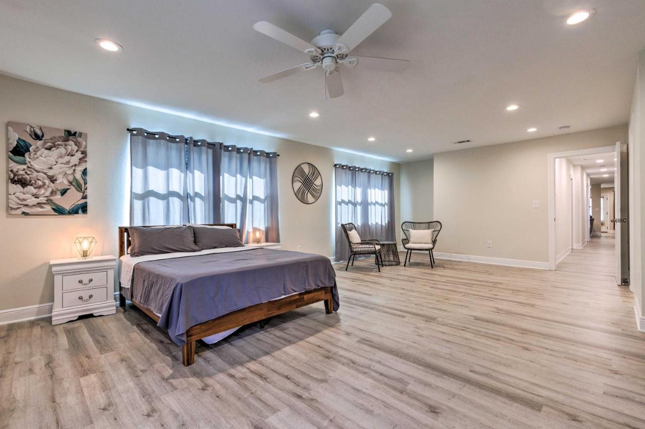 Spacious Gulfport Home With Yard 1 Mi To Beach エクステリア 写真