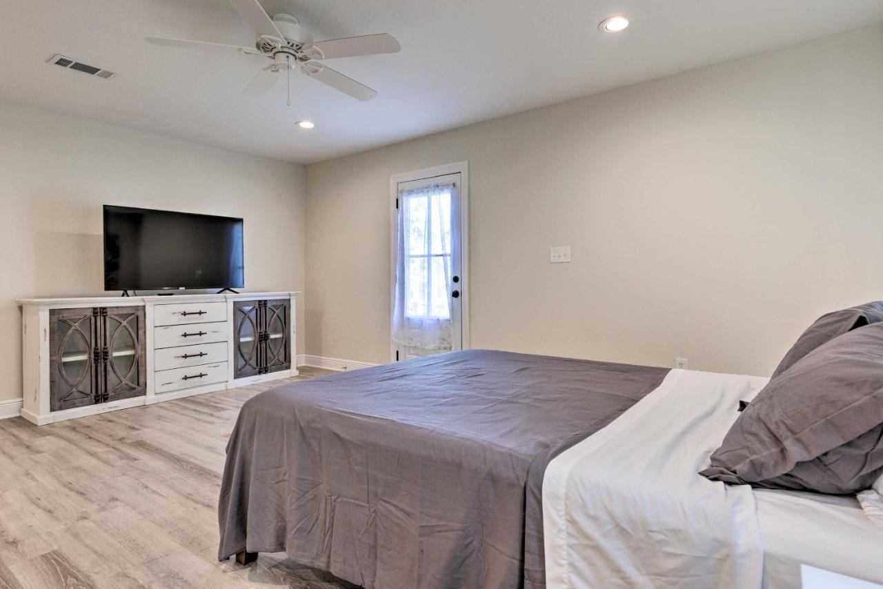 Spacious Gulfport Home With Yard 1 Mi To Beach エクステリア 写真